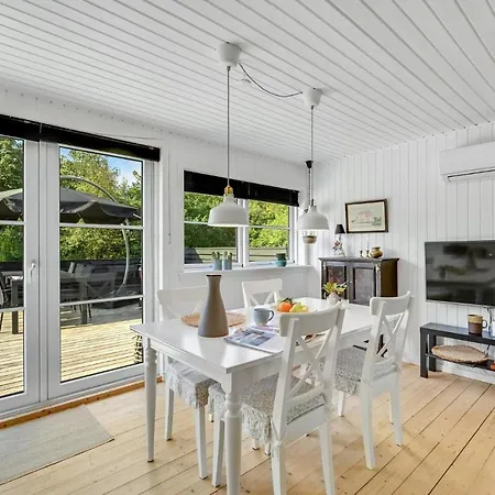 Awesome In With Kitchen בית נופש Tarm